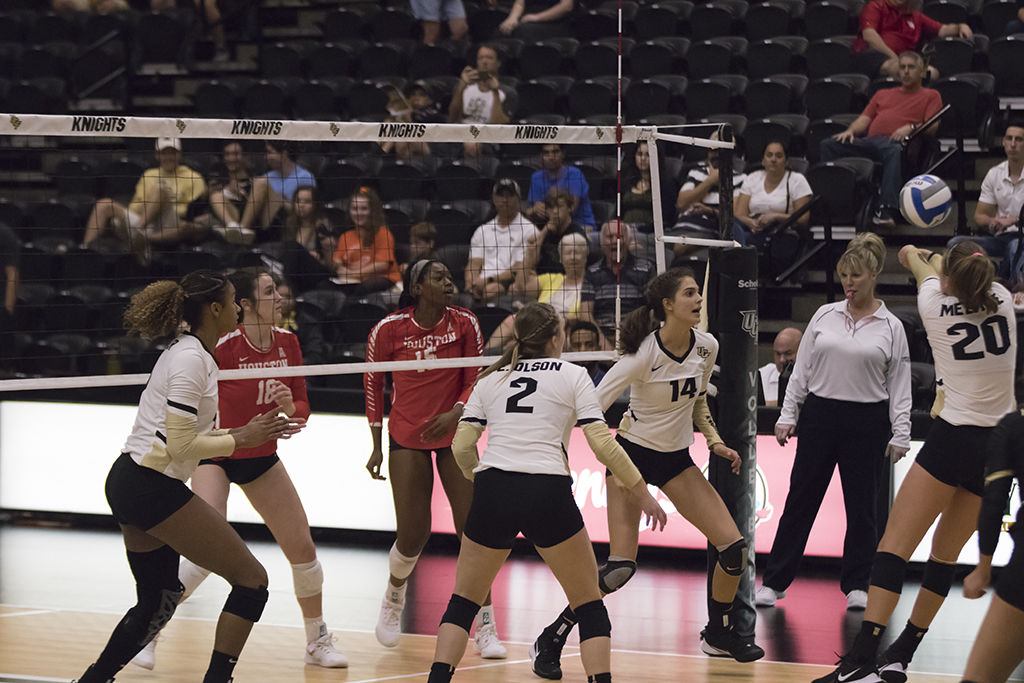 UCF swept UHouston in three straight sets